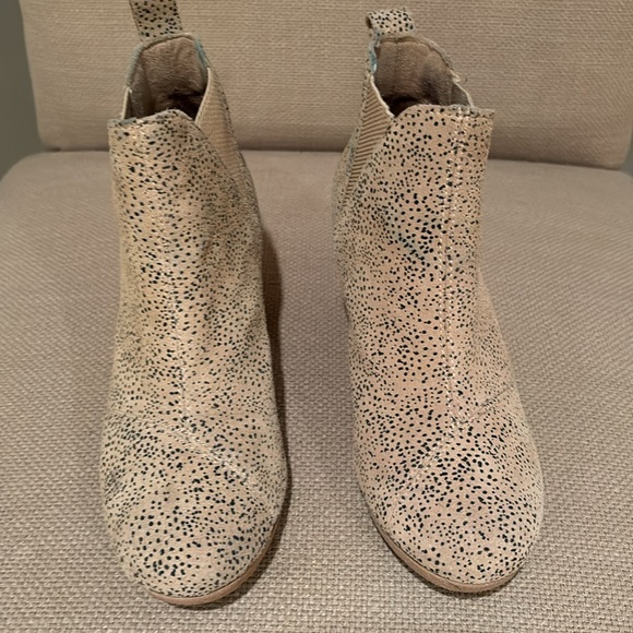 Toms Wedge booties, size 7.5 - Picture 3 of 8
